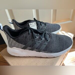 NWT Men’s Adidas Questar Running Athletic Shoe- Black and Gray Size 11.5